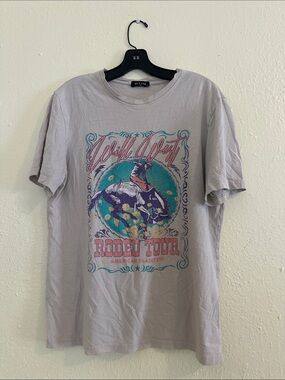 Wild West Rodeo Tour Graphic Tee - ZUTTER - Light Gray EUC